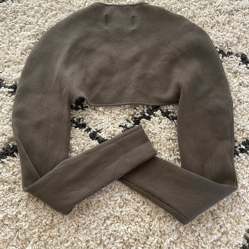 Pistola Jolene Shrug in
Vineyard - Picture 5 of 5